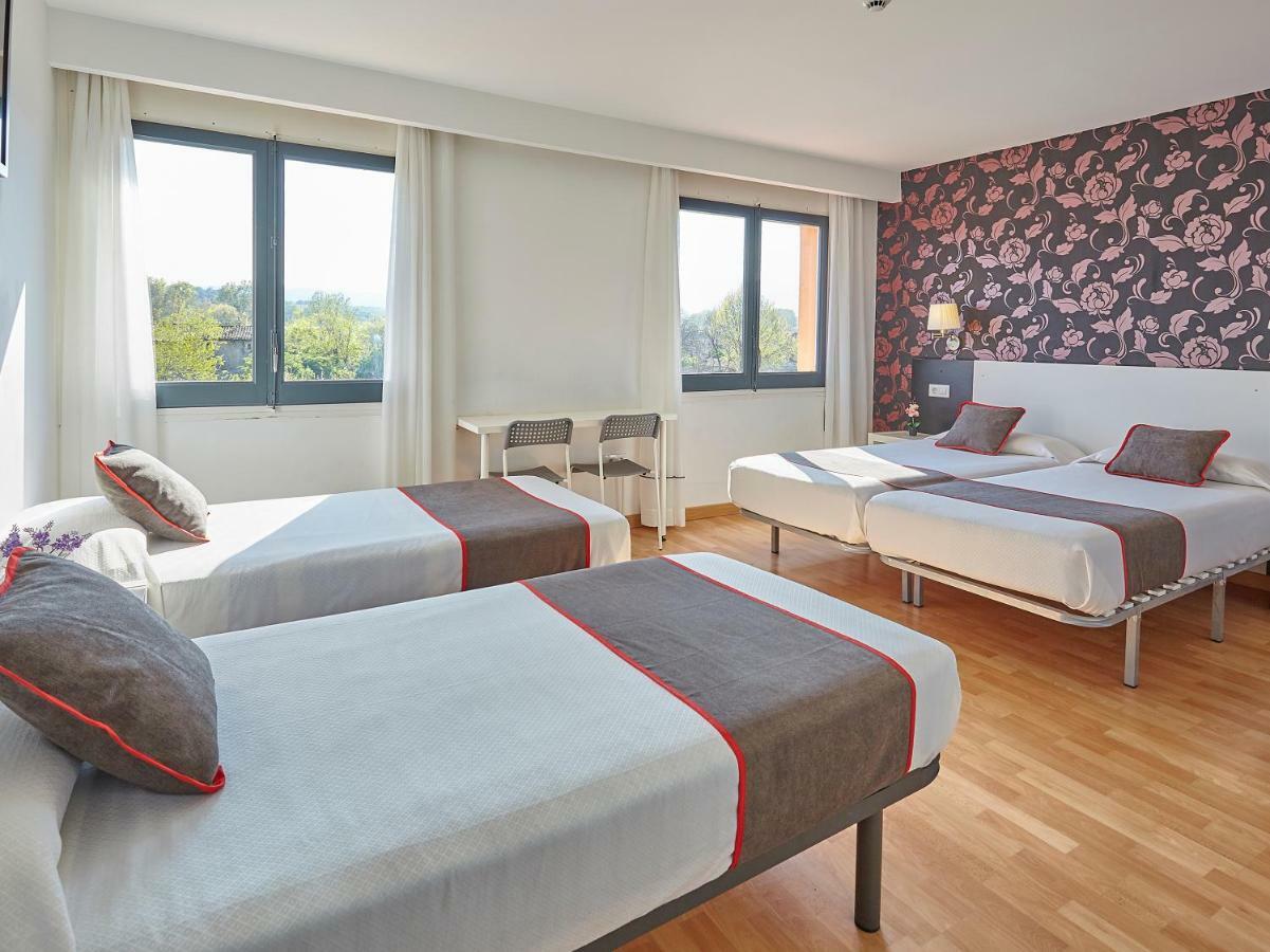 Hostal Mas Ferrer Cornellá de Terri Exterior photo
