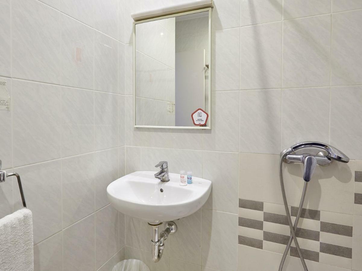 Hostal Mas Ferrer Cornellá de Terri Exterior photo
